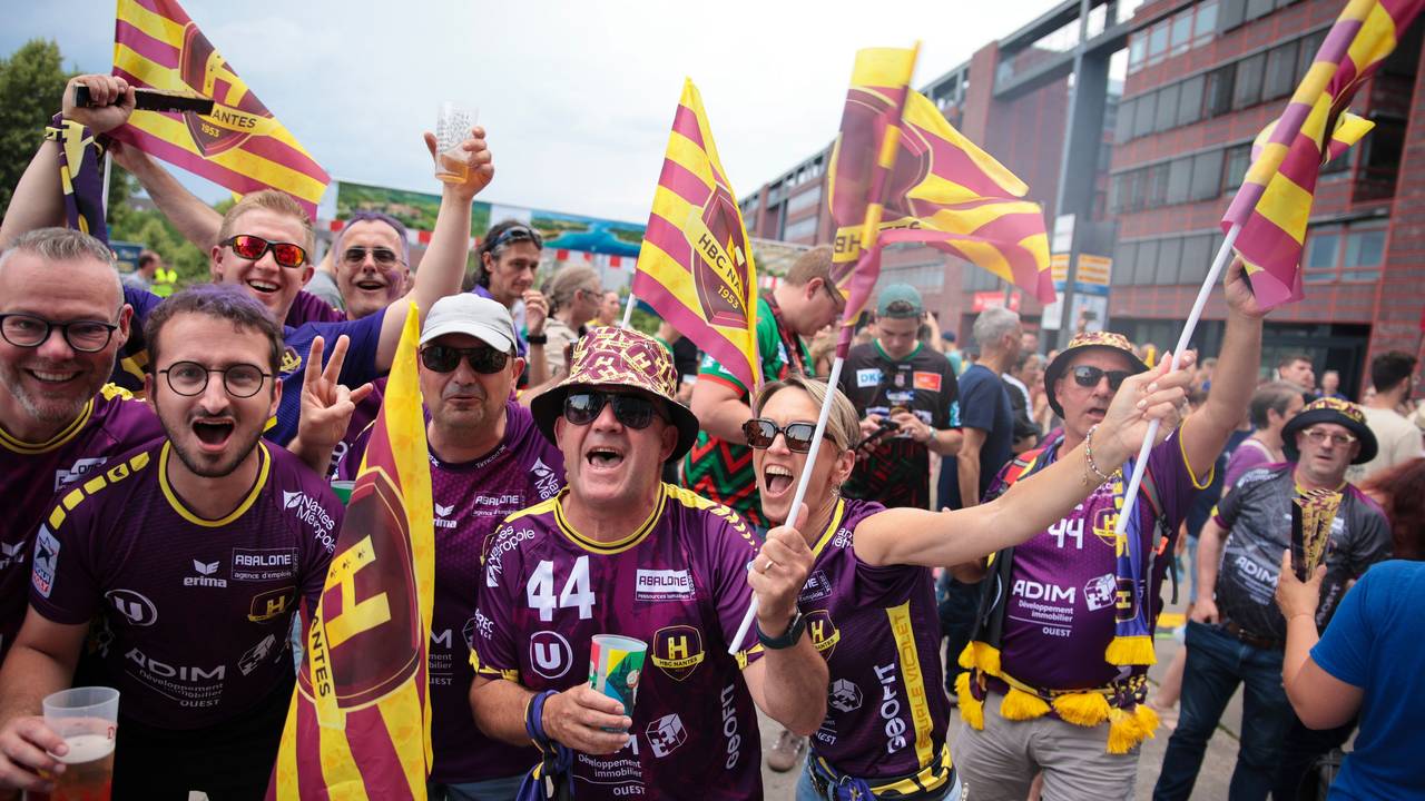 Fans des FC Nantes beim EHF Final Four im April 2025.