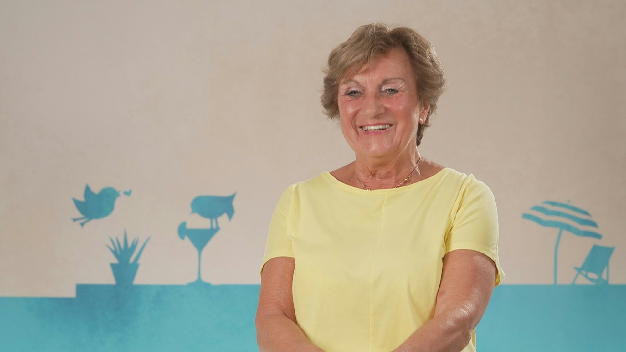 „Ich sehe immer gleich aus, es dauert morgens nur länger“, geht Erdmute (78) mit ihrem Alter entspannt um. (Bild: RTL)