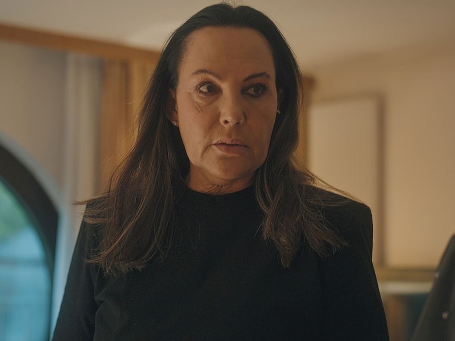 Natascha Ochsenknecht sucht in den neuen Folgen von „Diese Ochsenknechts“ einen Schönheits-Chirurgen auf. (Bild: Sky/B 28)