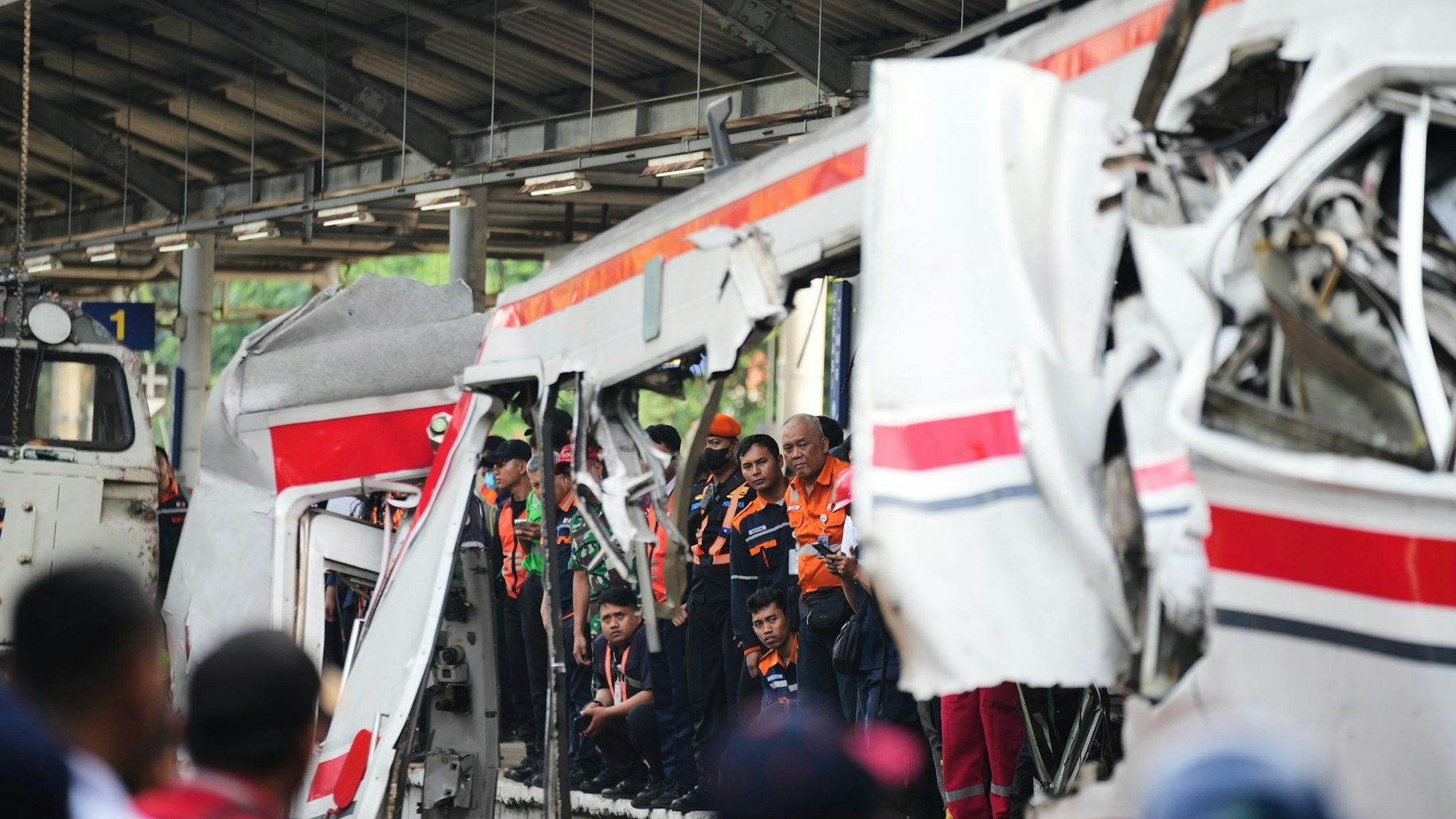 Zugunglück in Indonesien