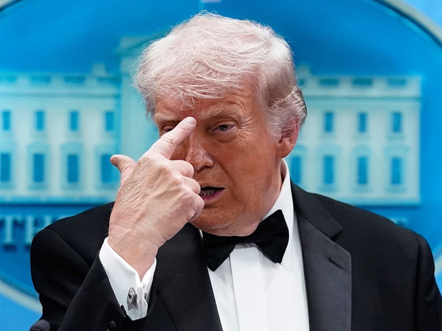 Was, wenn doch? Trump und die Verschwörungserzählungen