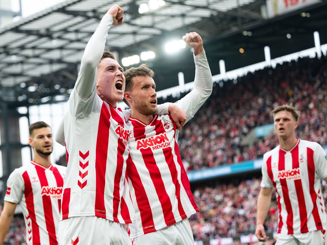 Die Spieler des 1. FC Köln jubeln in der Bundesliga.