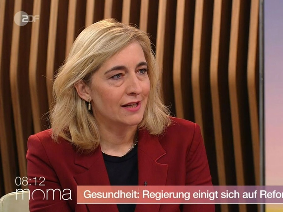 Gesundheitsministerin Nina Warken hat im ZDF-Moma die geplante Gesundheitsreform verteidigt. (Bild: ZDF)