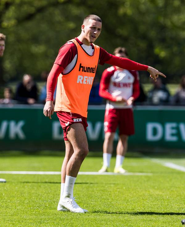 Said El Mala und René Wagner diskutieren im Training.
