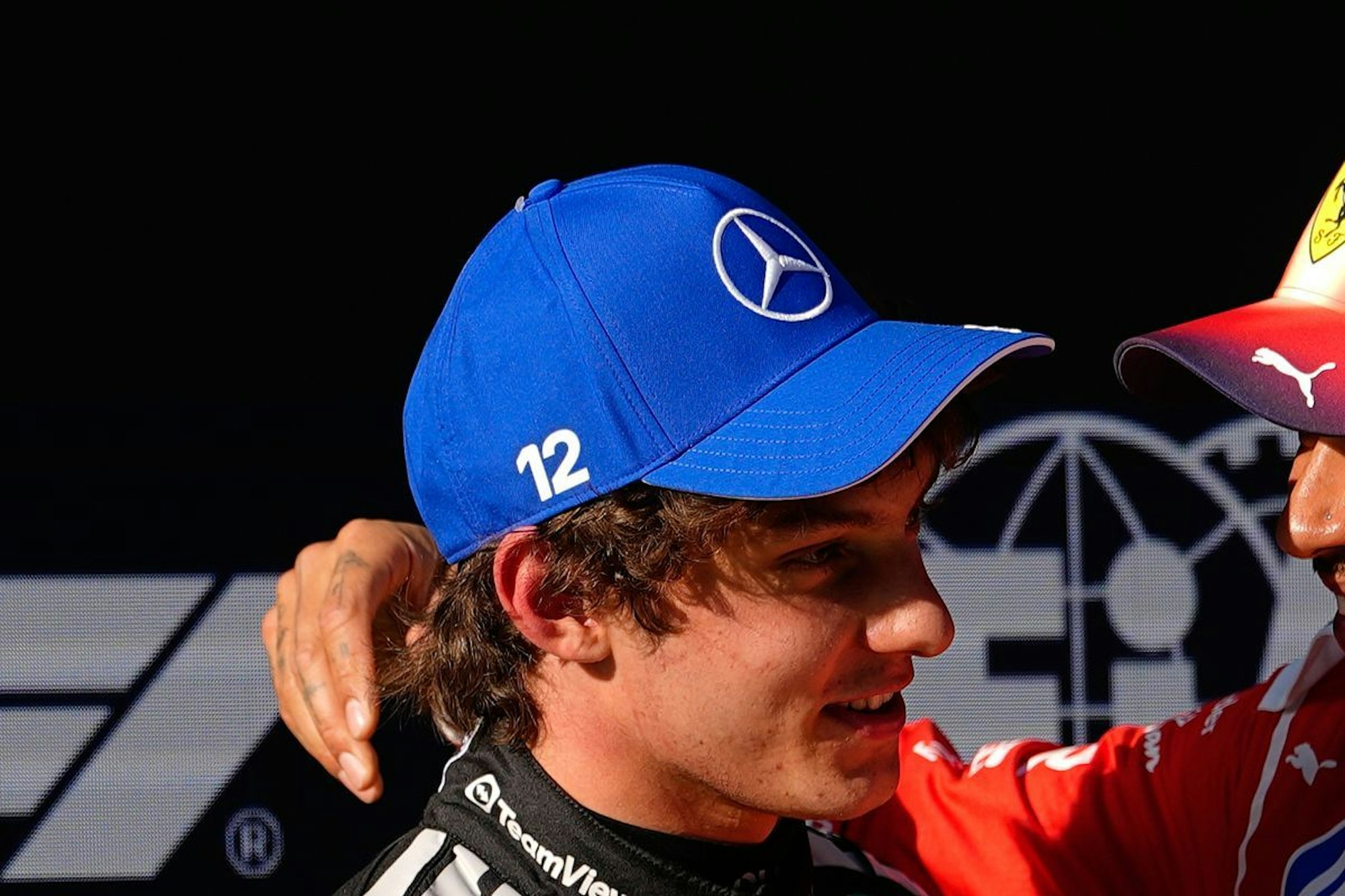 Kimi Antonelli und Lewis Hamilton