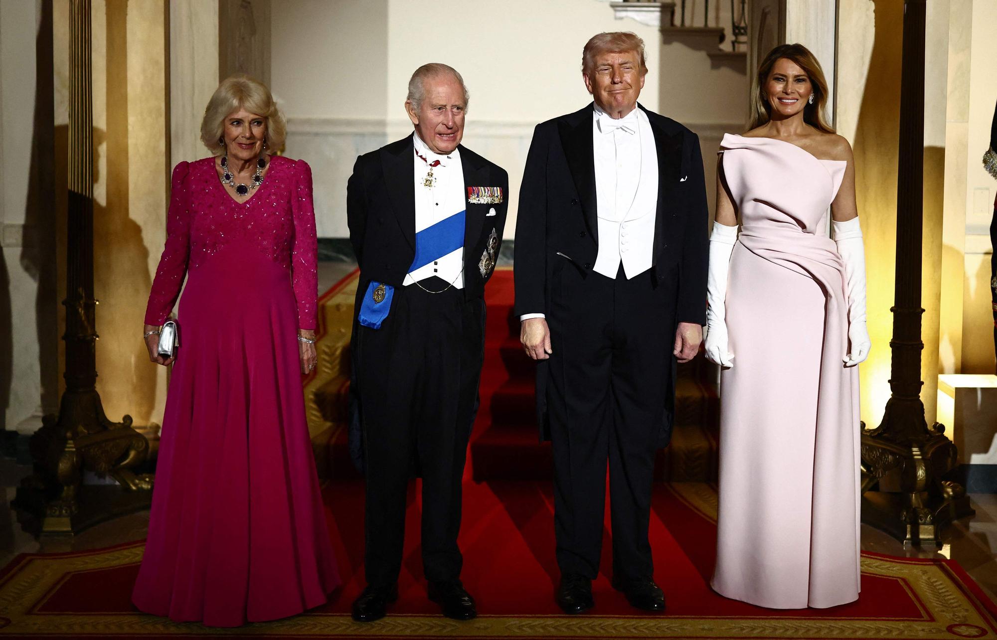 Die Royals und das US-Präsidentenpaar posieren für die Fotografen.