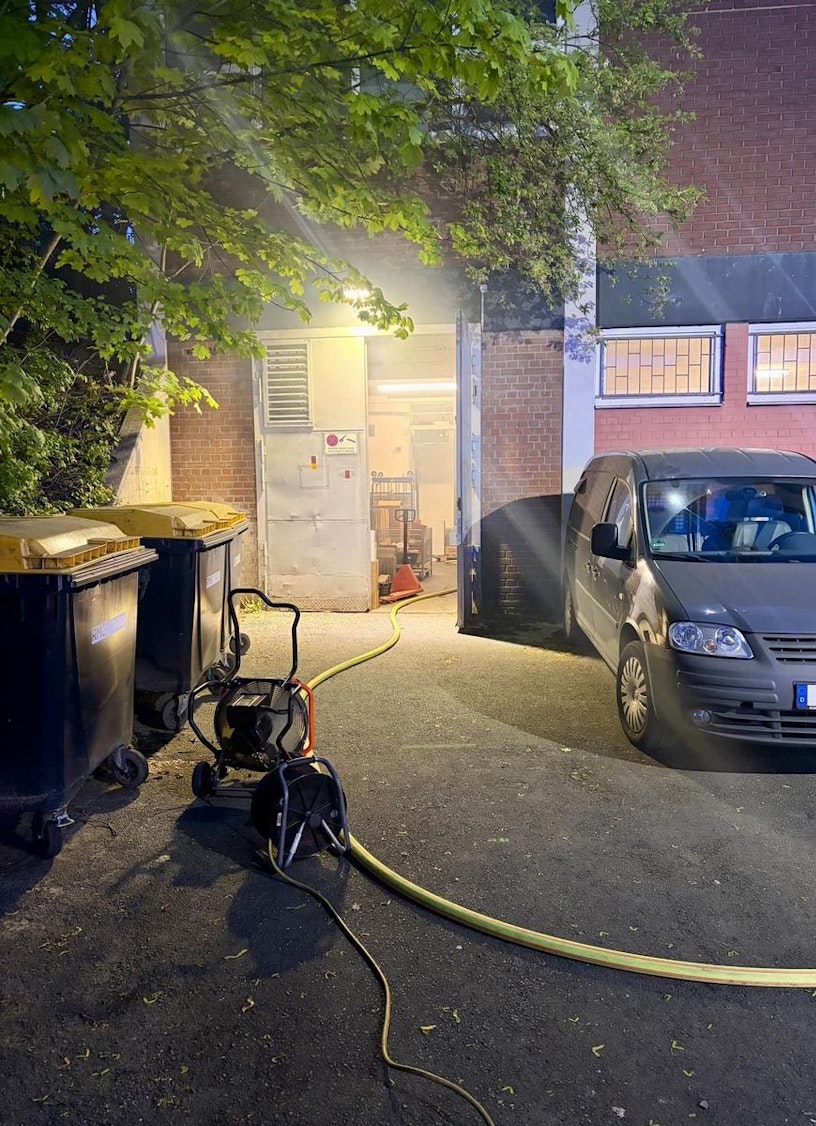 Brand in einem Geschäftshaus in Mettmann.