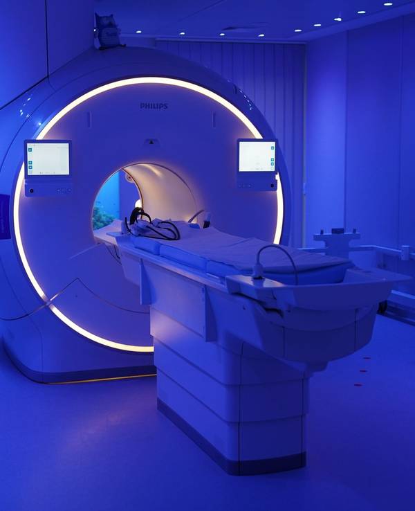 Blick auf Kernspintomograf in der Magnetresonanztomografie (MRT)