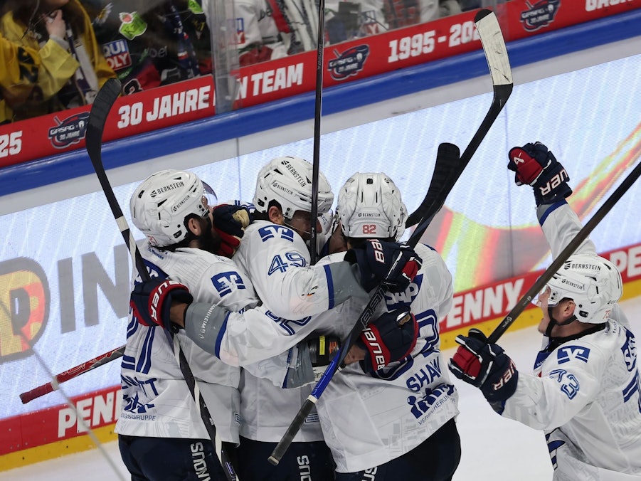 Eisbären Berlin - Adler Mannheim