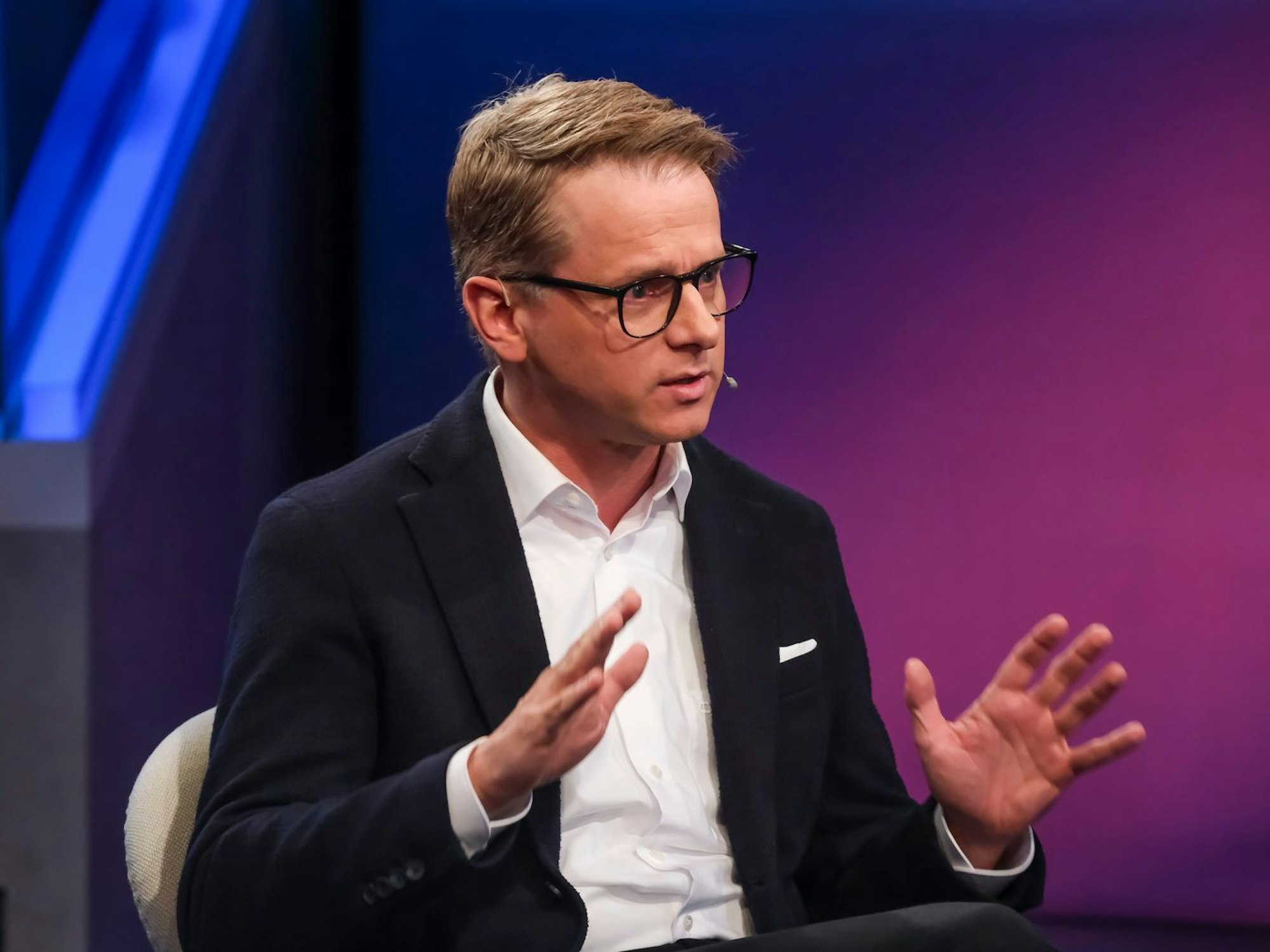 CDU-Generalsekretär Carsten Linnemann verteidigte bei „Maischberger“ die Beschlüsse der Koalition, forderte aber auch weitere Reformen. (Bild: WDR / Oliver Ziebe)