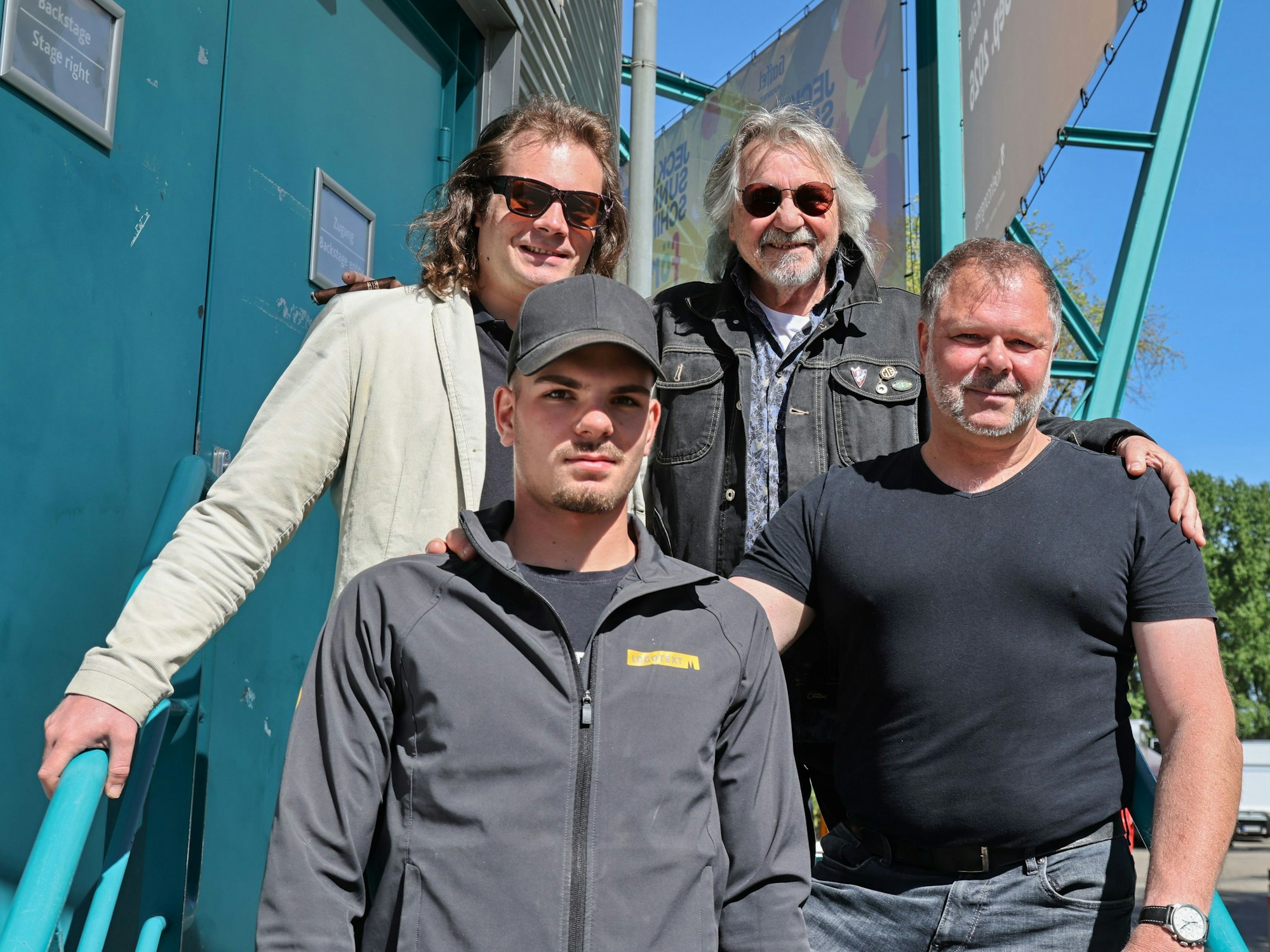 Tommy Engel mit Enkel Robin Duns, Sohn Ilja Engel und Enkel David.