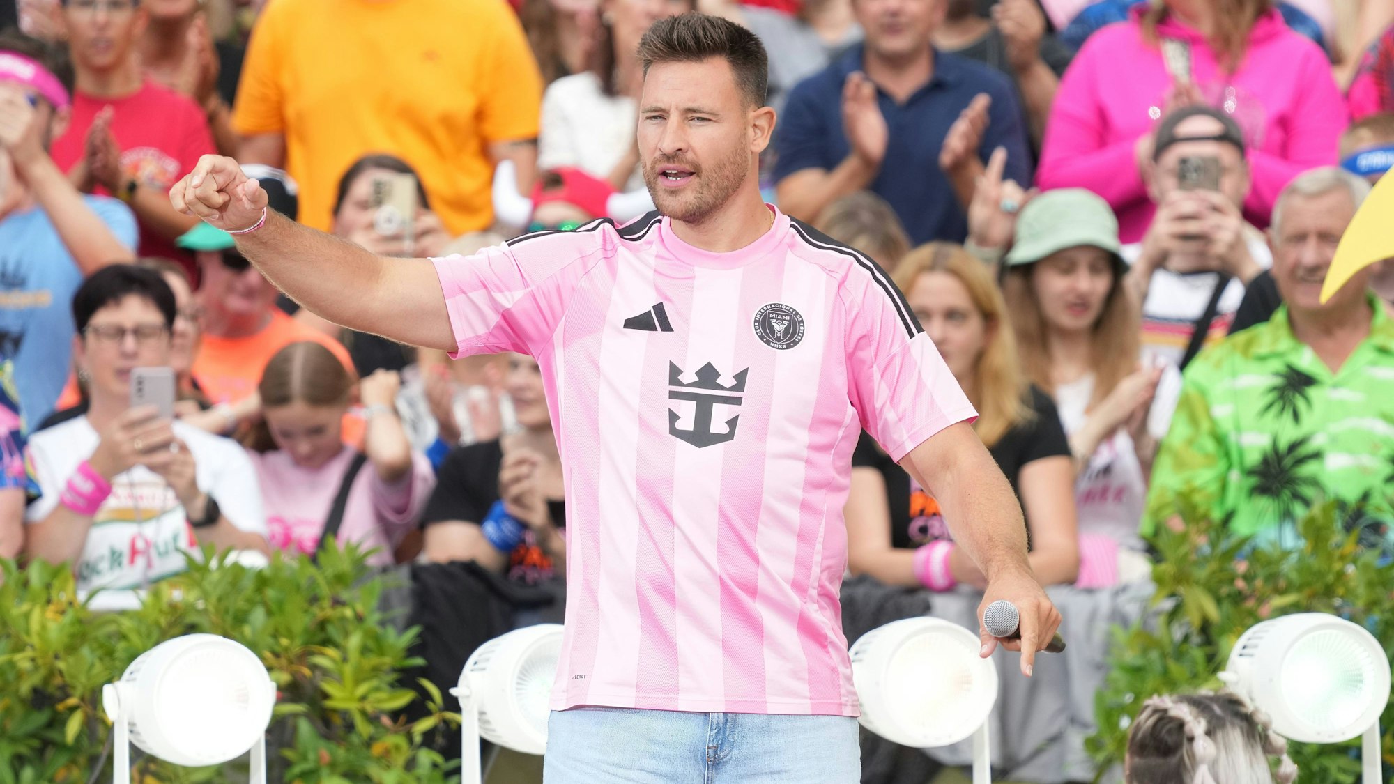 Marc Eggers beim Auftritt im ZDF-Fernsehgarten.