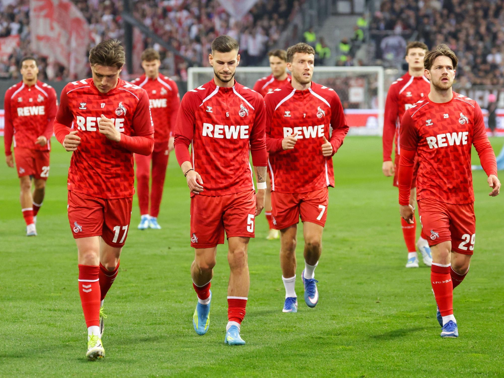 Alessio Castro-Montes, Tom Krauß, Luca Waldschmidt und Jan Thielmann beim Spiel auf St. Pauli.