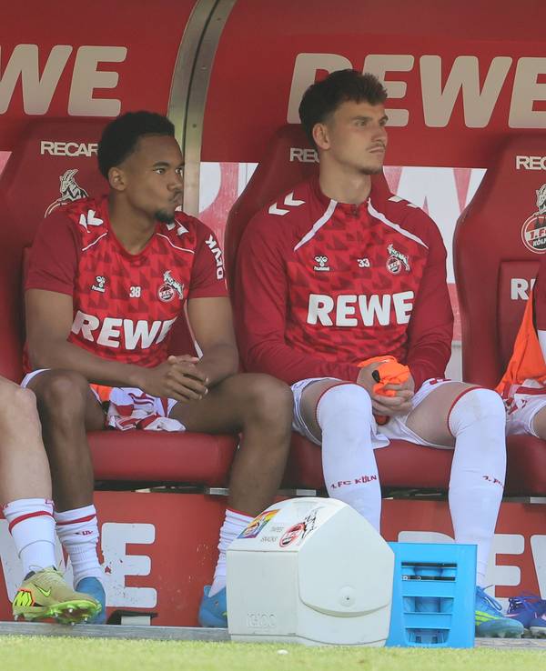Blick auf die Kölner Bank: Youssoupha Niang, Rav van den Berg, Alessio Castro-Montes, Felipe Chavez (v.l.)