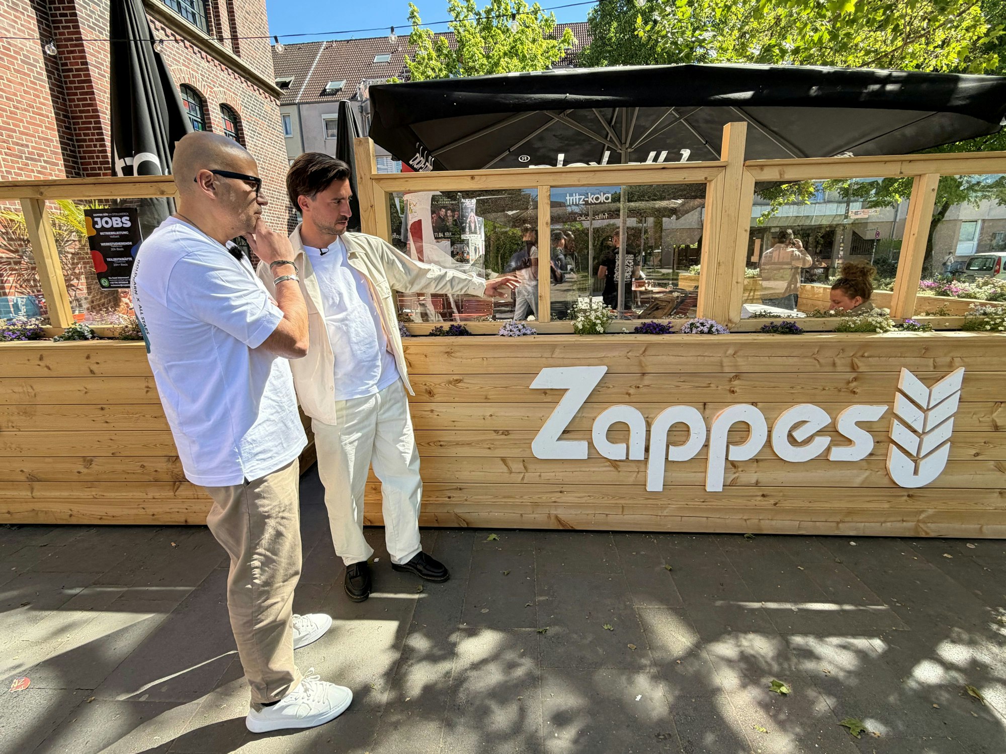 Maximilian Koeser mit Kemal Üres im Zappes am Stollwerck.