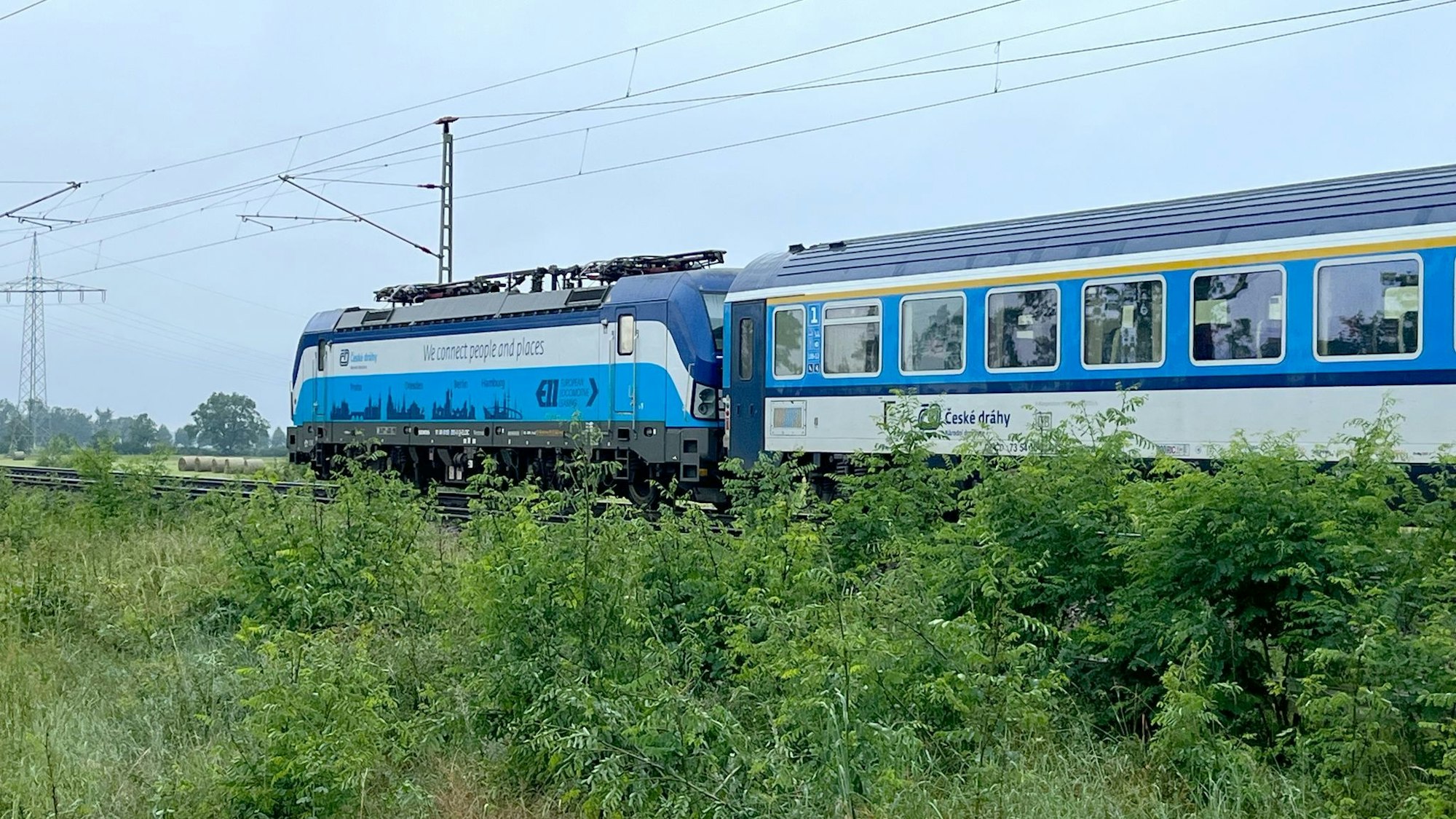Zug zwischen Berlin und Prag