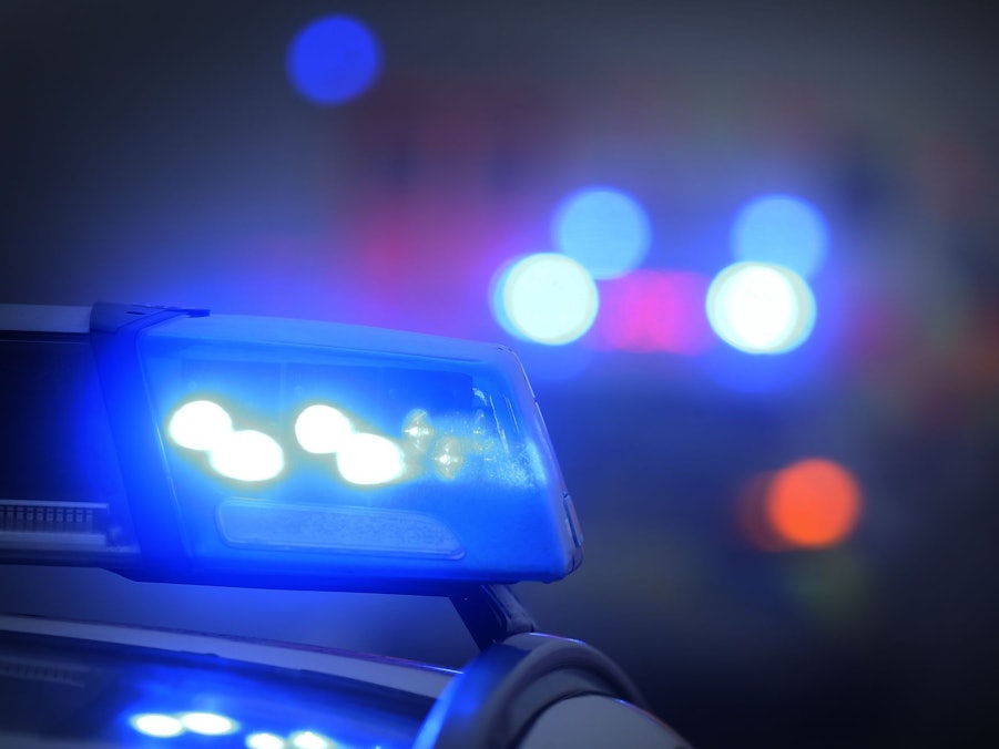 Mann stirbt nach Sturz vom Balkon im vierten Stock