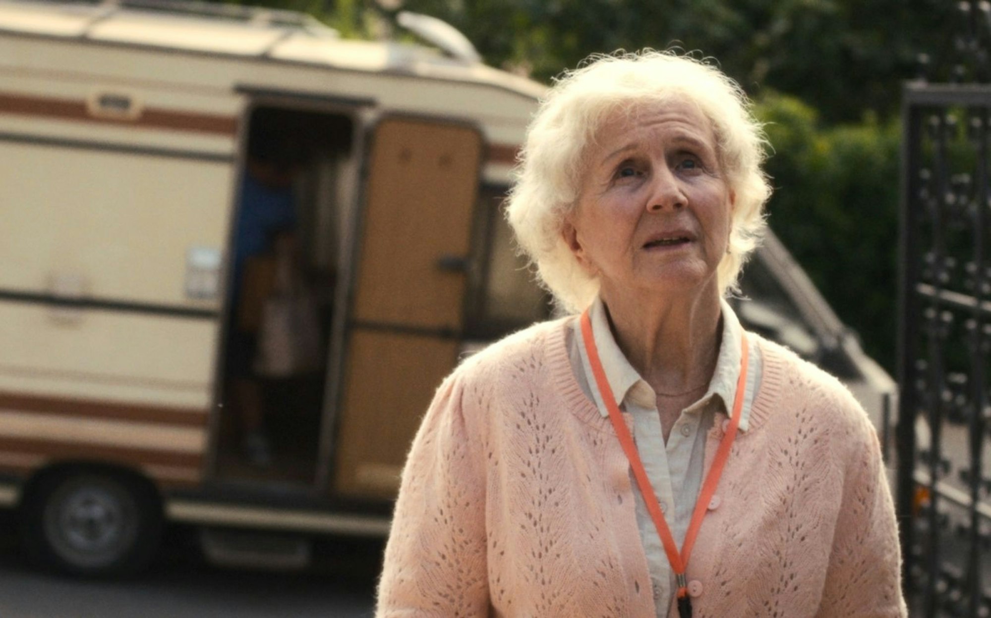 Die todkranke Marie (Hélène Vincent) hat genug vom Leben. In der Schweiz möchte sie es selbstbestimmt beenden. (Bild: Happy Entertainment / 24 Bilder)