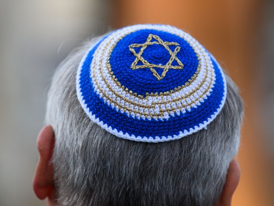 Mann mit Kippa