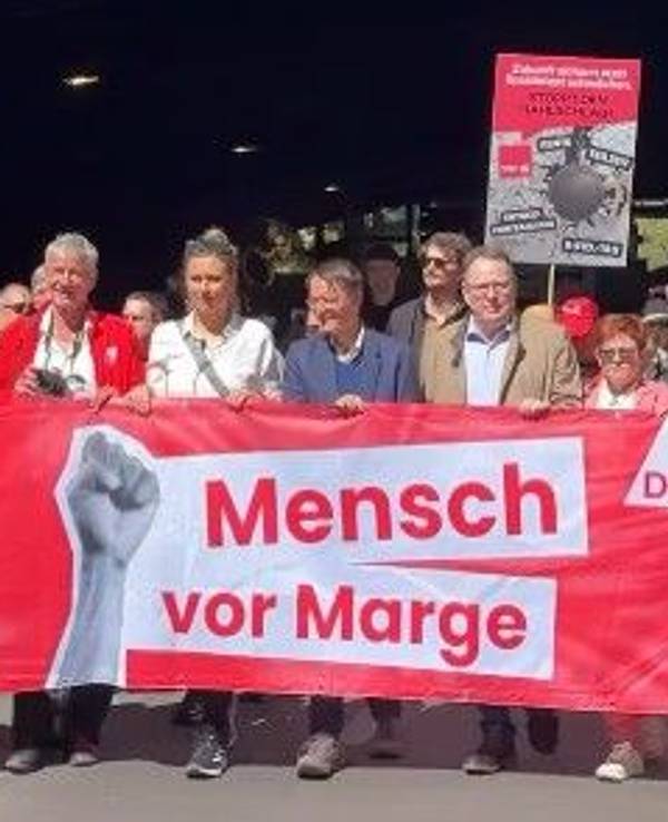 Oberbürgermeister Torsten Burmester bei einer Mai-Kundgebung in Köln.