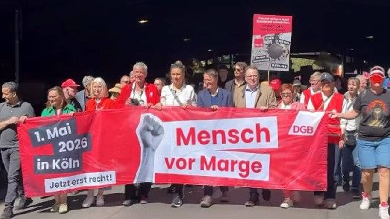 Oberbürgermeister Torsten Burmester bei einer Mai-Kundgebung in Köln.
