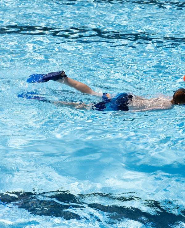 Schwimmen im Freibad