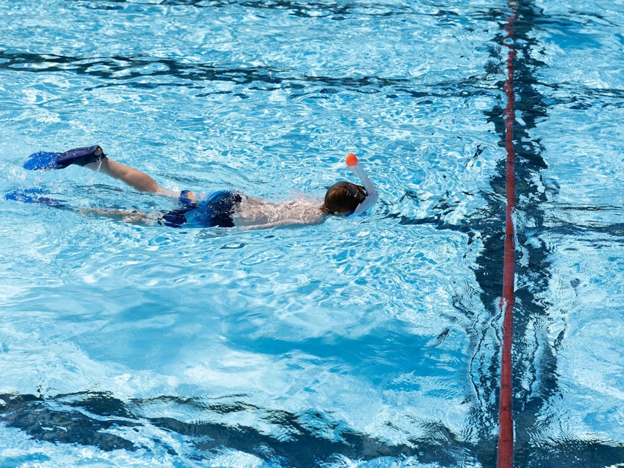 Schwimmen im Freibad
