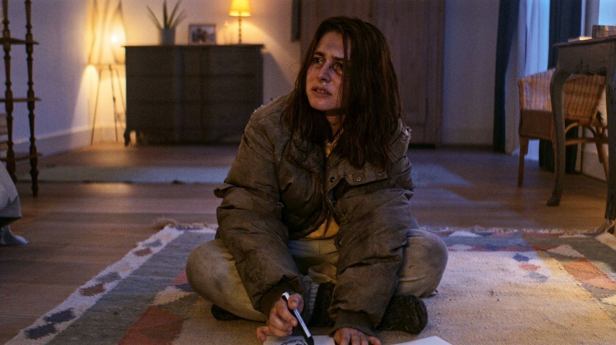 In der Netflix-Serie „Totenfrau“ brillierte Romina Küper (34) in der Rolle der Dunja, die als Arbeitskraft nach Österreich kam und von einer Gruppe Männer misshandelt wurde. (Bild: Barry Films/Mona Film/Stephan Burchardt)