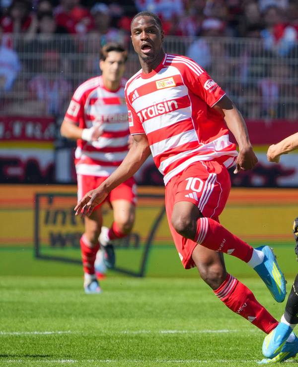 Ilyas Ansah (l., 1. FC Union Berlin) gegen Tom Krauß (1. FC Köln).
