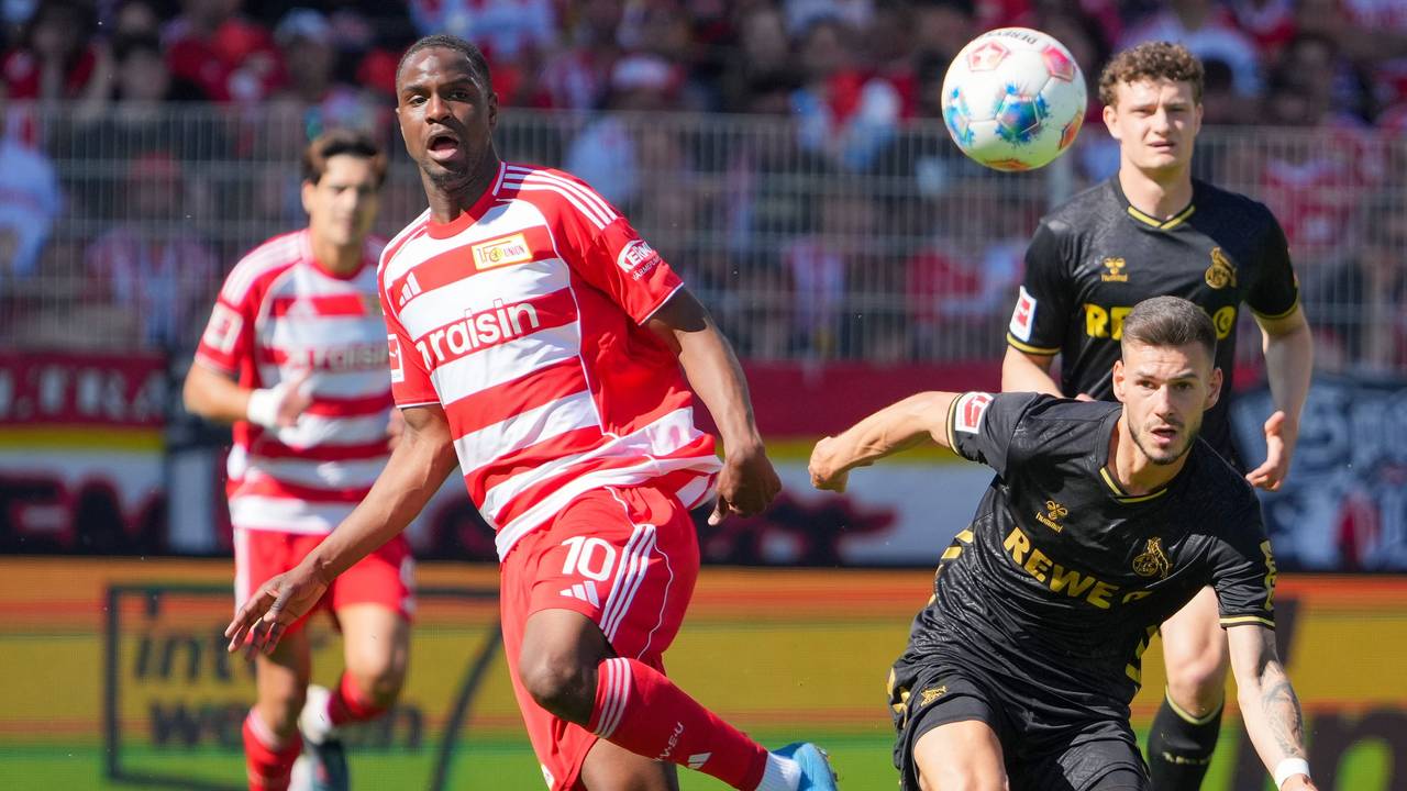 Ilyas Ansah (l., 1. FC Union Berlin) gegen Tom Krauß (1. FC Köln).