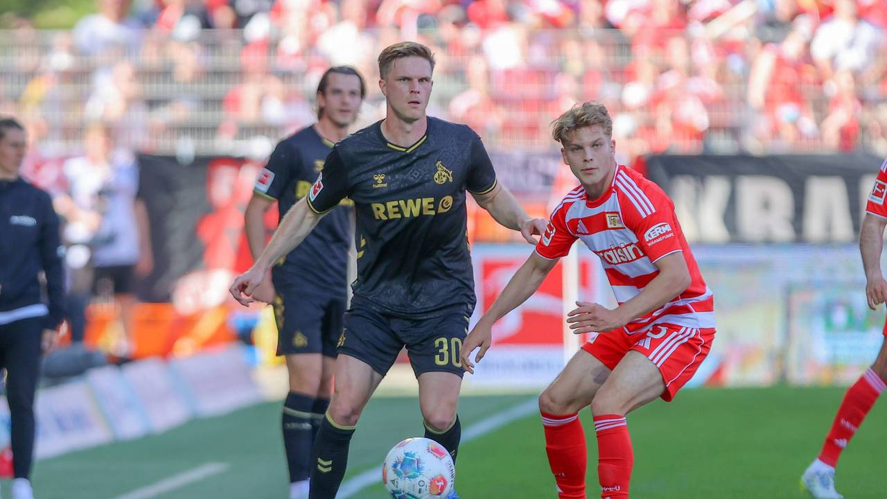 Marius Bülter im Duell mit Andras Schäfer.