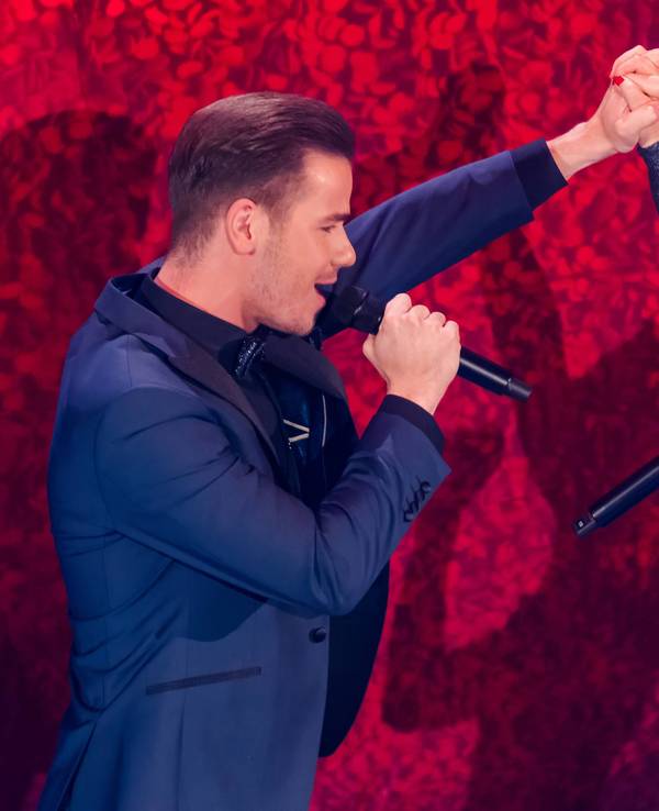 Eric Philippi und Michelle singen zusammen.