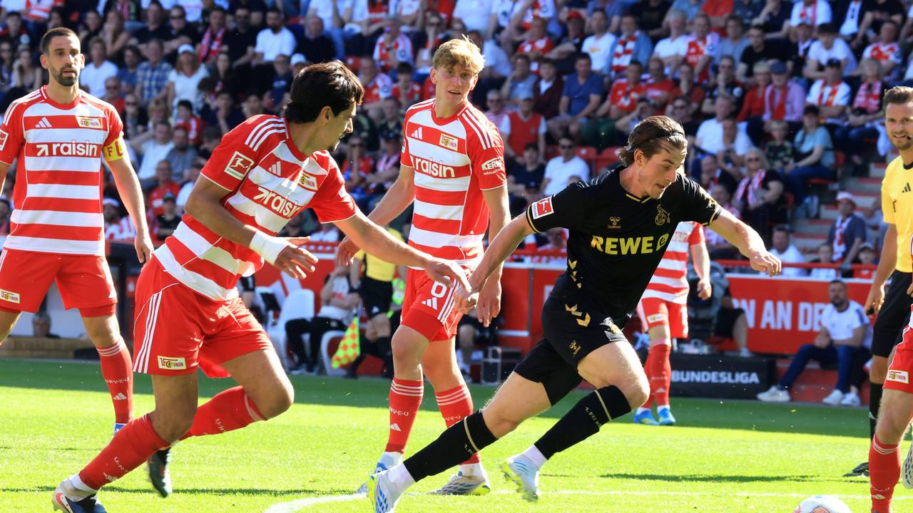 DEU, DFL, 1. FBL, 1.FC Union vs. 1.FC Koeln, / 02.05.2026, Stadion Alte Foersterei, Berlin, DEU, DFL, 1. FBL, 1.FC Union vs. 1.FC Koeln, im Bild: Diogo Leite 1.FC Union Berlin 4, JAKUB KAMINSKI 1.FC Koeln 16 DFL - regulations prohibit any use of Photographs as image sequences and/or quasi-video *** DEU, DFL, 1 FBL, 1 FC Union vs 1 FC Koeln, 02 05 2026, Stadion Alte Foersterei, Berlin, DEU, DFL, 1 FBL, 1 FC Union vs 1 FC Koeln, im Bild Diogo Leite 1 FC Union Berlin 4 , JAKUB KAMINSKI 1 FC Koeln 16 DFL regulations prohibit any use of Photographs as image sequences and or quasi video nordphotoxGmbHx/xEngler nph00076