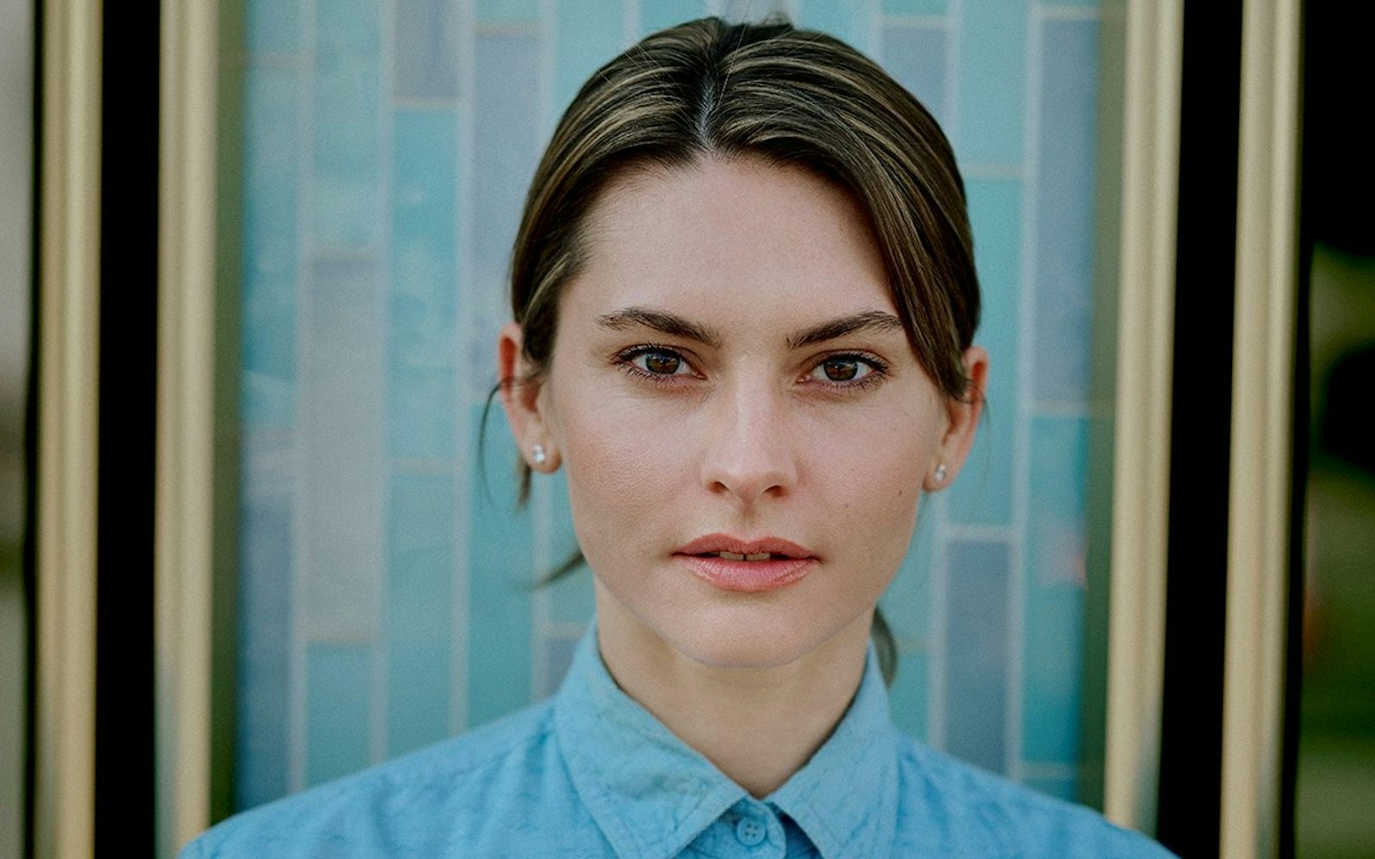 Romina Küper (34) ist „die Neue“ im „Kroatien-Krimi“: Die beliebte Reihe geht am Donnerstag, 7. Mai, um 20.15 Uhr, mit neuen, spannenden Fällen an den Start. Eine Woche nach „Mord am Jadro“ sehen Fans die Schauspielerin dann in der Episode „Gefahr im Verzug“. (Bild: Pascal Bünning )