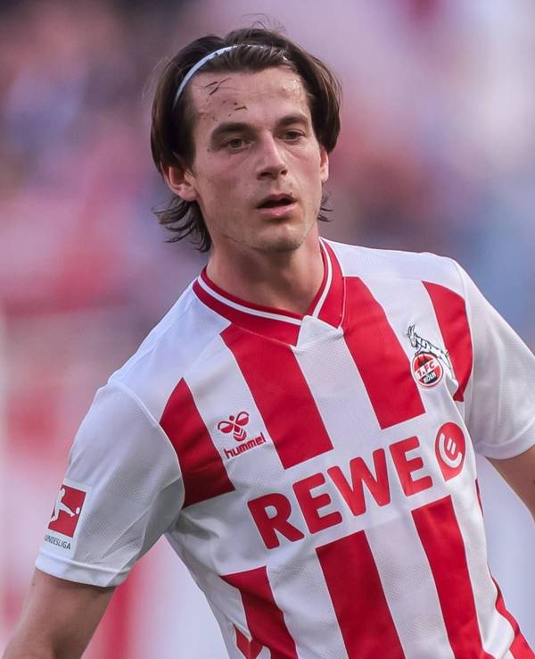 Jakub Kaminski im rot-weiß-gestreiften FC-Trikot.