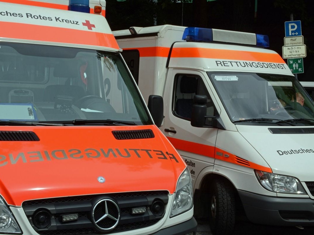 Zusammenstoß zwischen Auto und Rennradfahrer in Heiligenhaus.