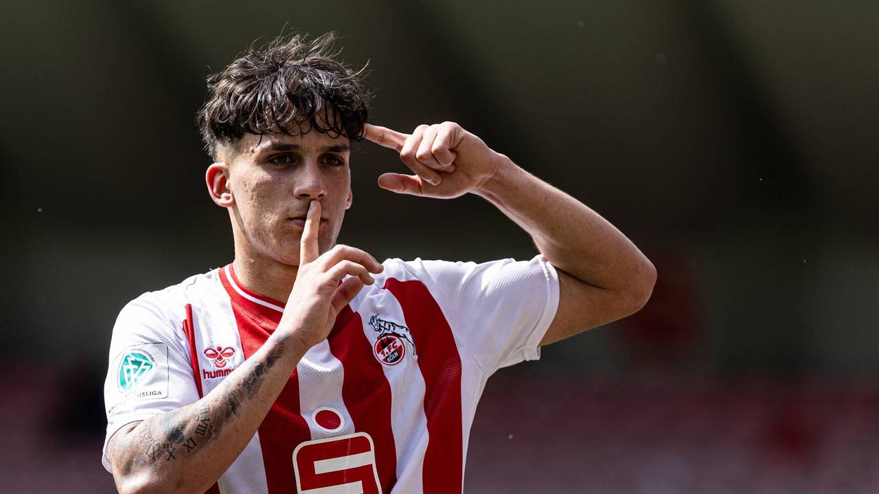 Jason Ponente Ramirez jubelt im Trikot der U19 des 1. FC Köln.