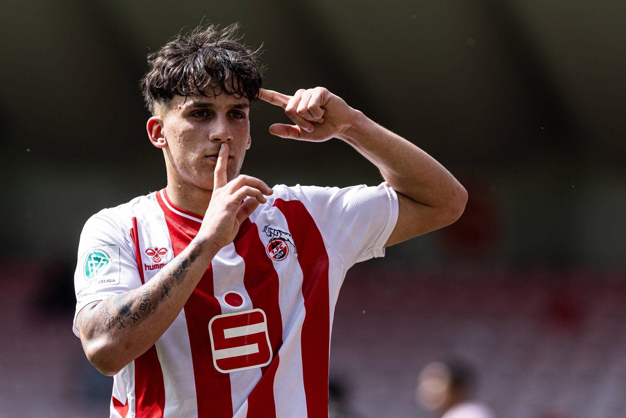Jason Ponente Ramirez jubelt für die U19 des 1. FC Köln.