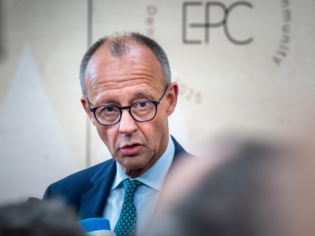 Bundeskanzler Friedrich Merz beantwortet Fragen der Journalisten.