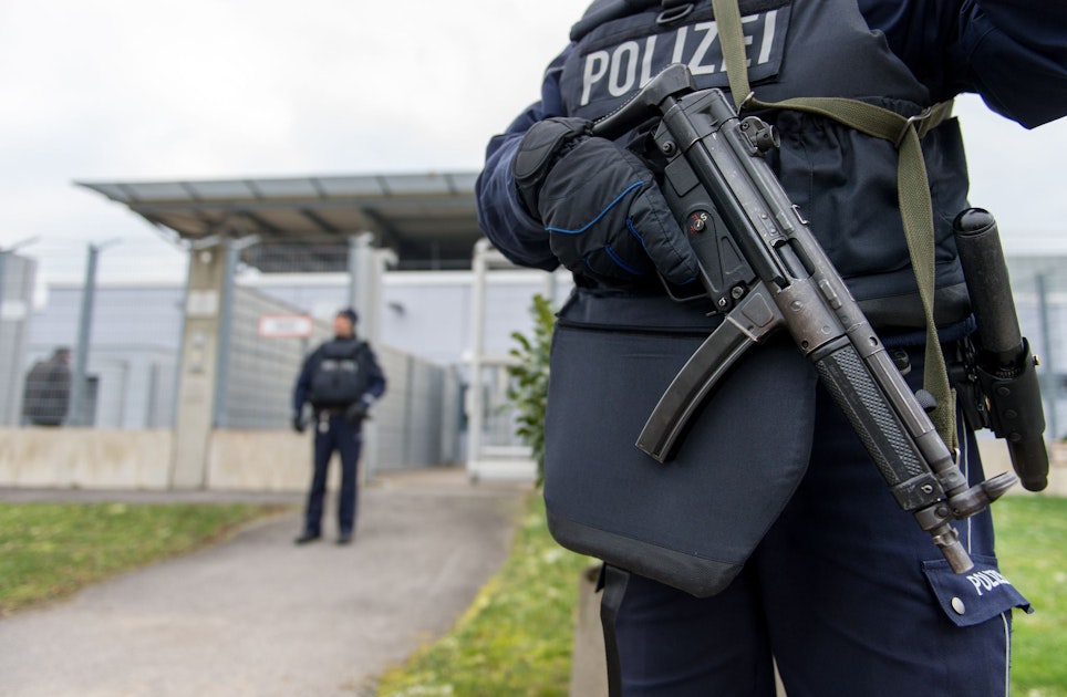 Anschläge auf Politiker: Prozess gegen Reichsbürger (49) startet in Düsseldorf Anschläge auf Politiker: Prozess gegen Reichsbürger (49) startet in Düsseldorf