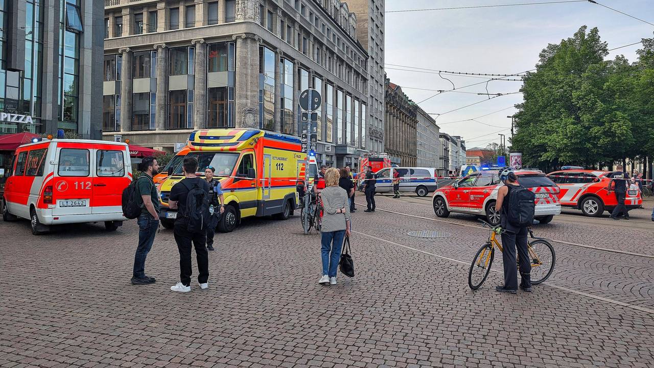 Auto fährt in Leipzig in Menschenmenge: Der Vorfall ereignete sich in der Innenstadt, der Bereich zwischen Augustusplatz und Ritterstraße wurde abgesperrt.