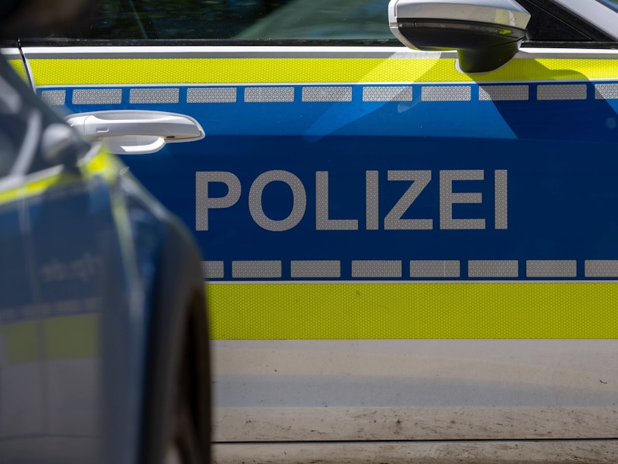 Die Seite eines Polizeiautos