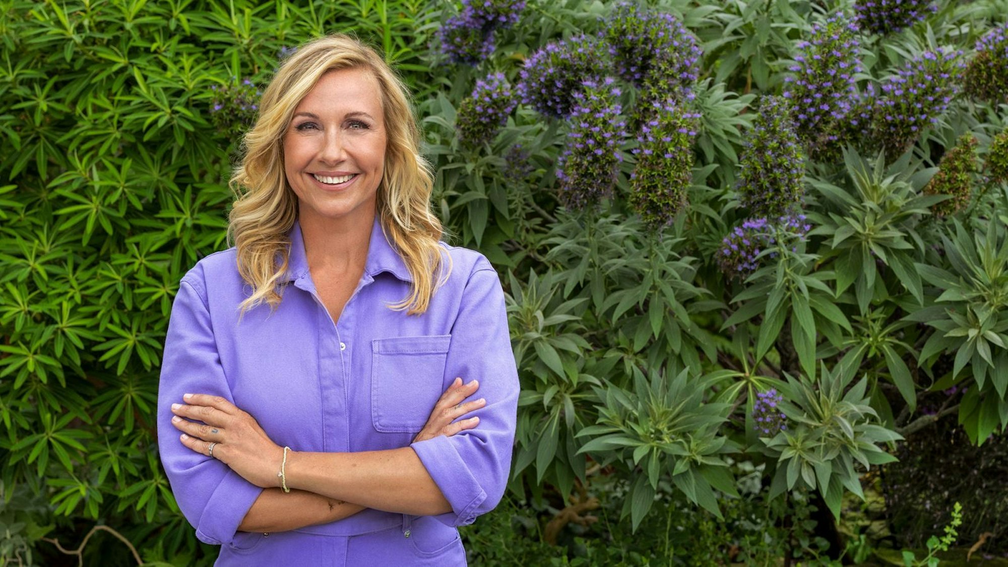Gartenpflegetipps, Spiel, Spaß, Musik und Gäste aus allen Bereichen der Unterhaltungsbranche - dafür steht der von Andrea Kiewel moderierte „ZDF Fernsehgarten“ (Ab 10. Mai, sonntags, 12.00 Uhr). In diesem Jahr feiert er sein 40-jähriges Bestehen. (Bild: ZDF / Marcus Höhn )