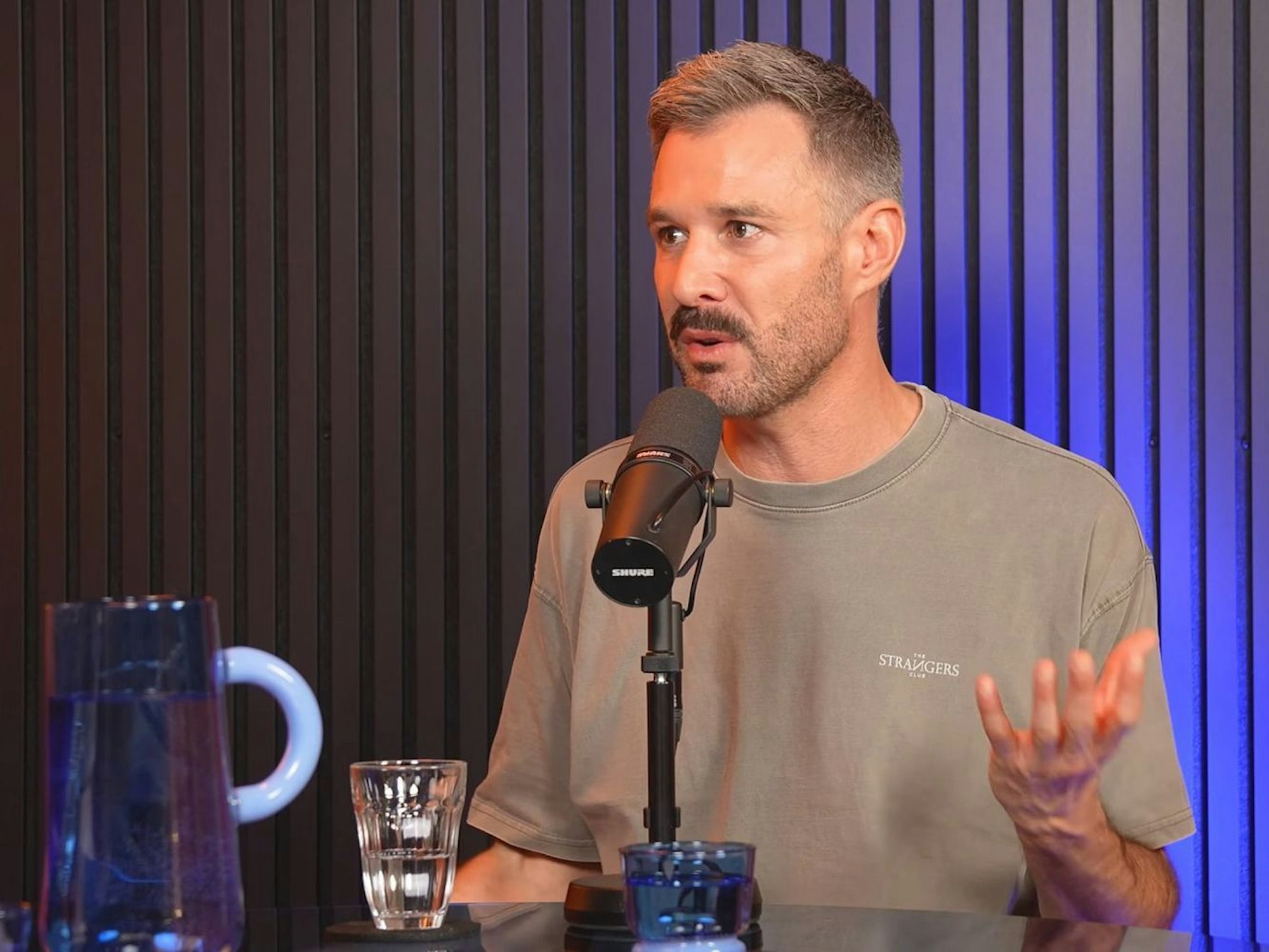 Jochen Schropp hat im Podcast „Zwischen den Zeilen“ über seine Trennung gesprochen. (Bild: Early Studios)
