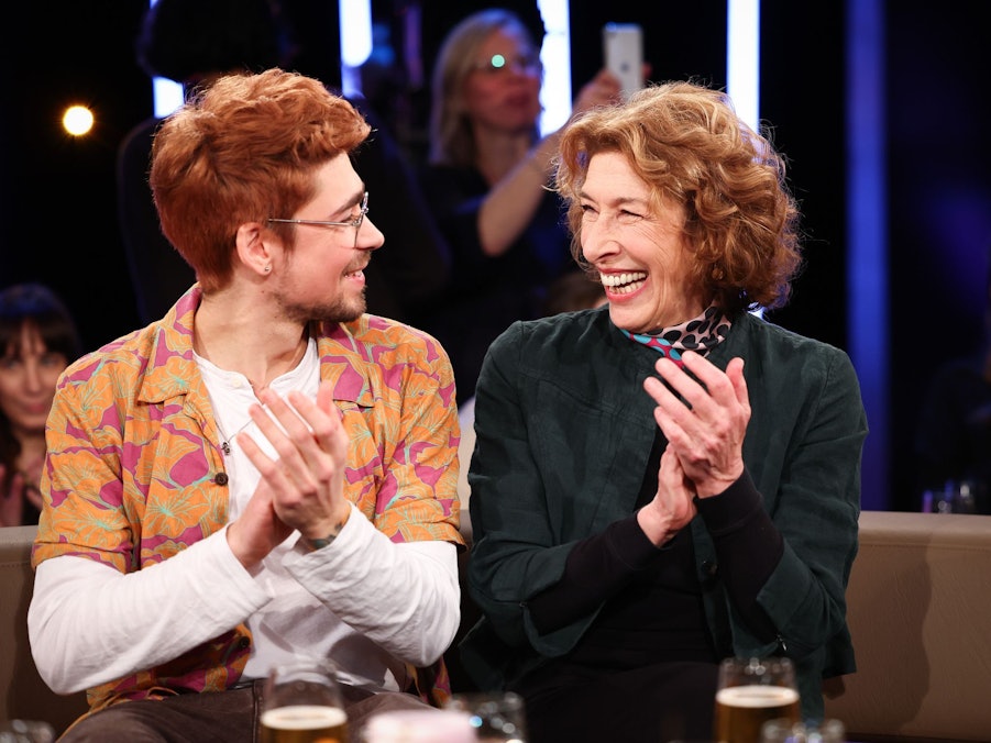 Adele Neuhauser und Sohn
