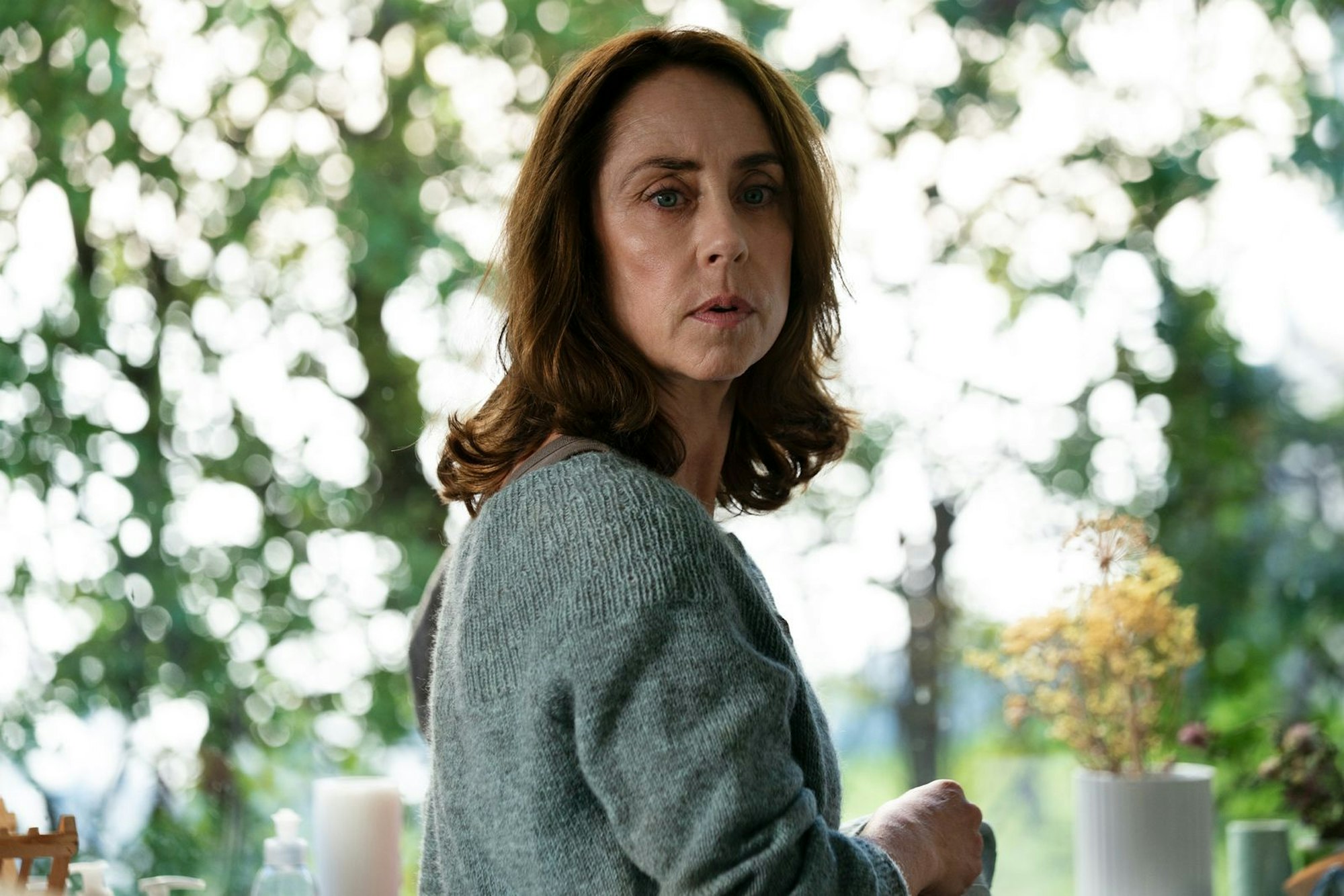 Als „Kommissarin Lund“ wurde sie berühmt, nun spielt Sofie Gråbøl Marie Holst, die Mutter der ermordeten Emma, deren Mörder nie gefunden wurde. (Bild: Tine Harden/Netflix)
