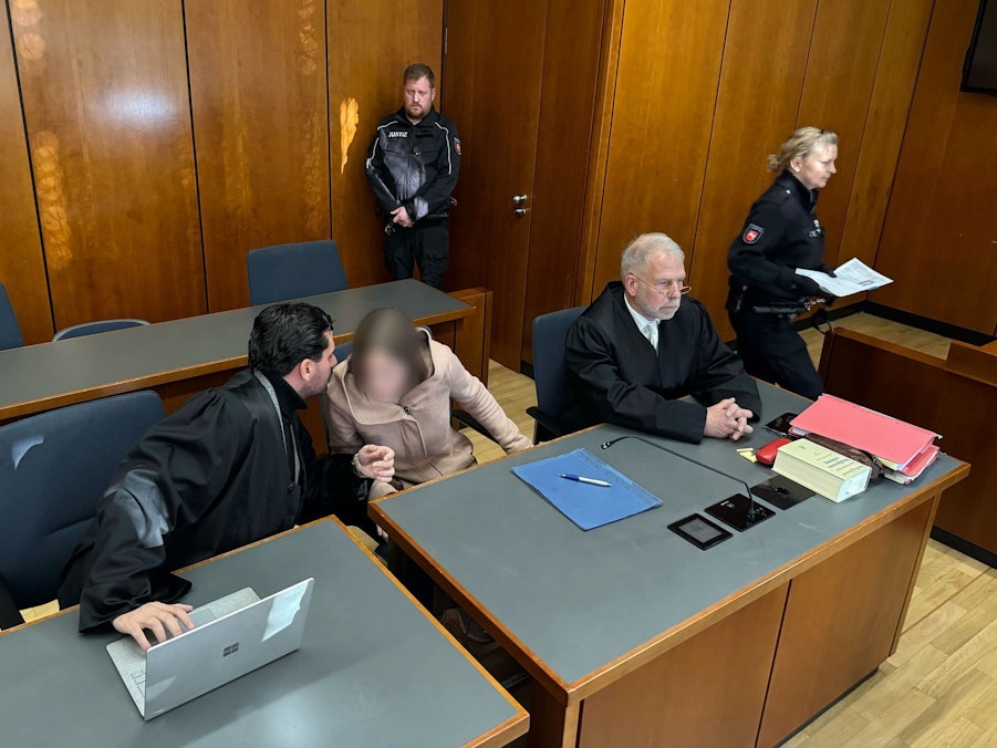 Prozess gegen Sozialarbeiterin wegen Mord an 15-Jähriger