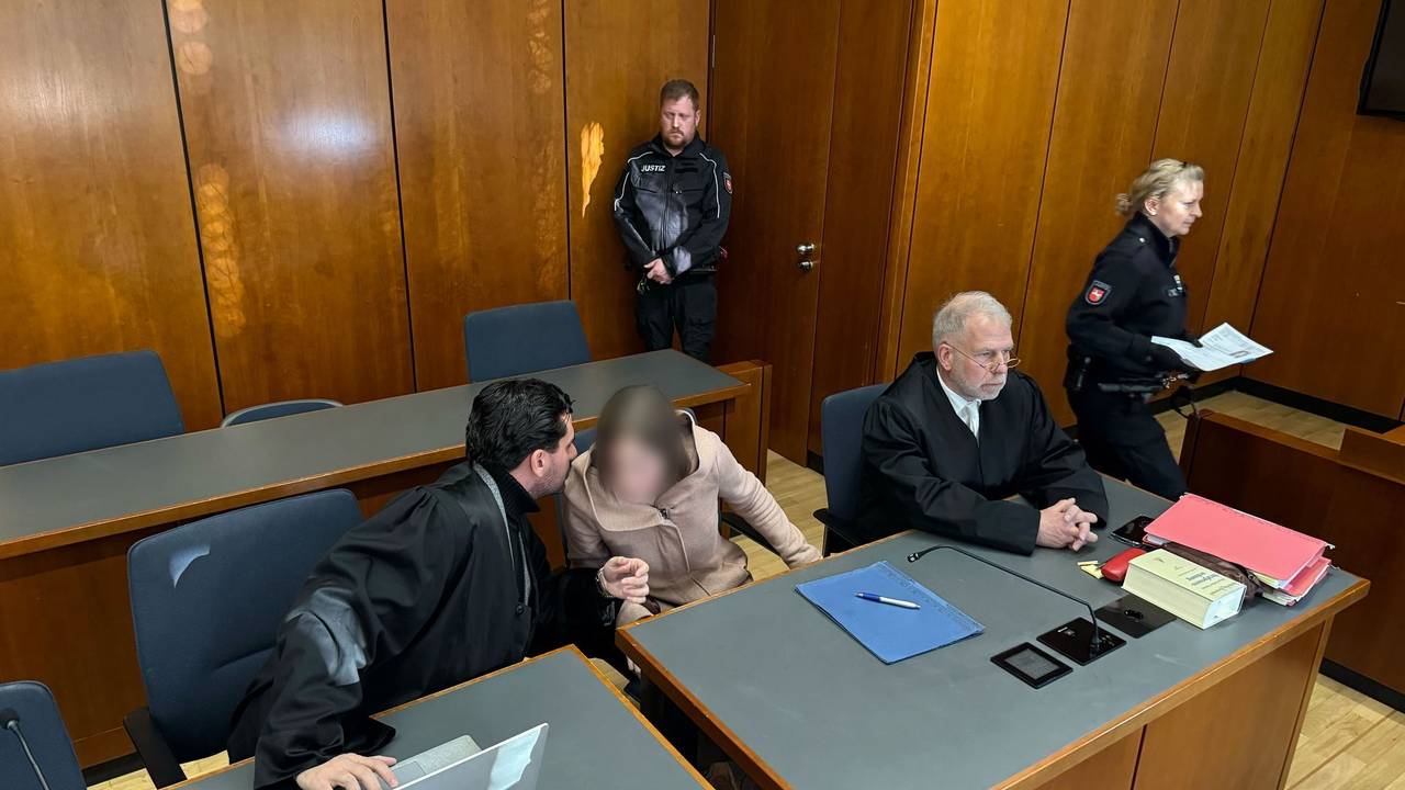 Prozess gegen Sozialarbeiterin wegen Mord an 15-Jähriger
