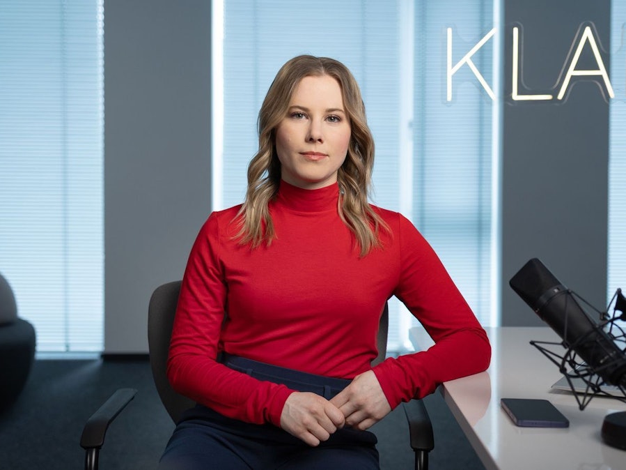 Julia Ruhs präsentiert im BR-Auftrag das Reportage-Format „Klar“. (Bild: BR / Vera Hutchison-Bird)
