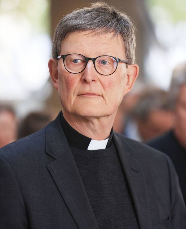 Rainer Maria Woelki schaut konzentriert.